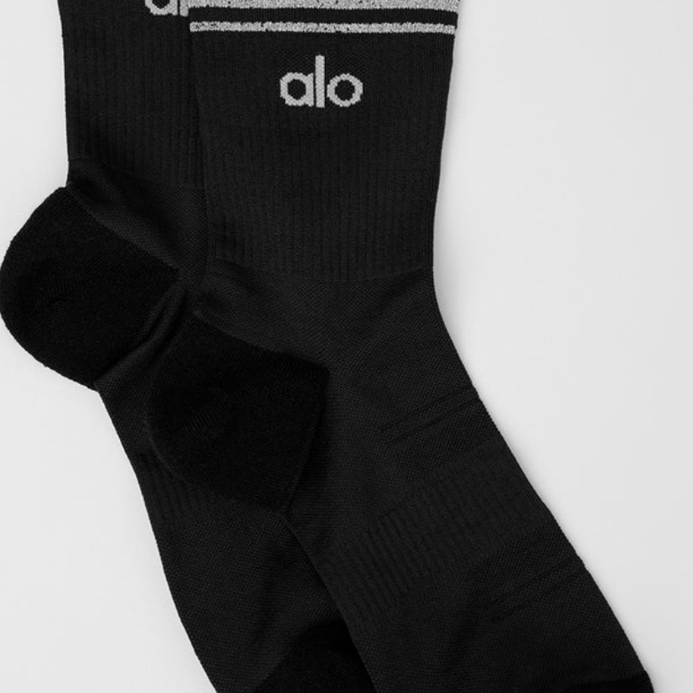 ALO Yoga Unisex Half Crew Black And White Performance Socks Medium